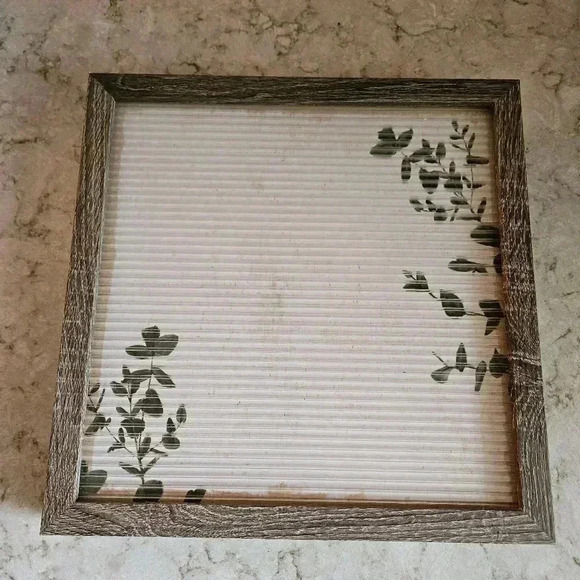 Hangable Greenery Letter Message Board - Picture 2 of 6